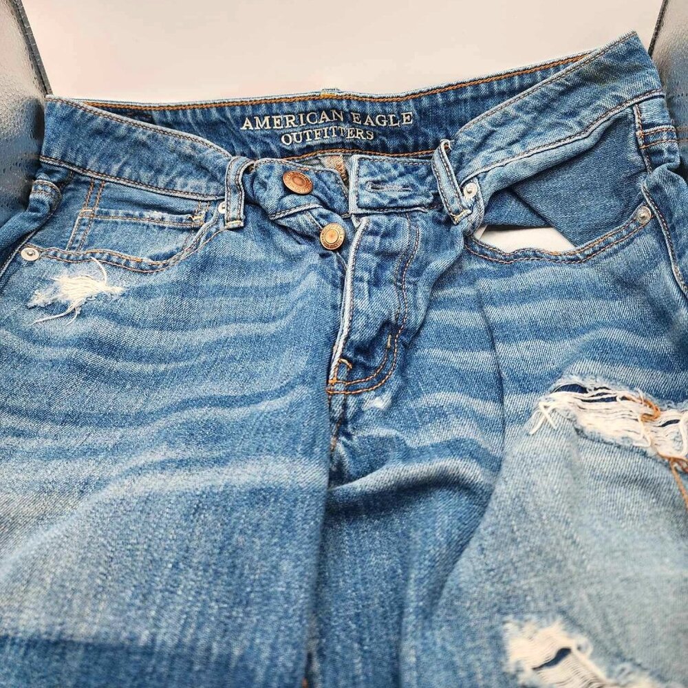 American Eagle size 6 Womans Tom Girl Jeans
